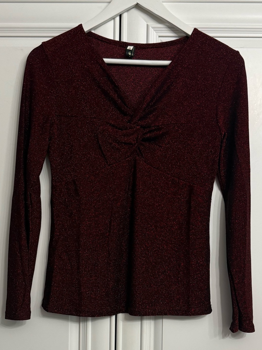 Ciara Size Small Long Sleeve V-Neck Twist-Front Metallic Knit Top - Burgundy